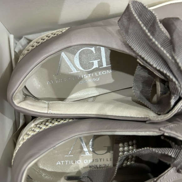 ⬇️ PRICE ⬇️ AGL • Night Blue Milk ( Lt. Grey) Sneakers • size 37 - Picture 4 of 9
